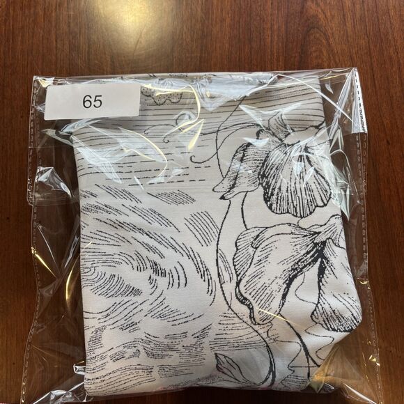 Athleta White Black Floral Print Conscious Crop Bra Wm XS Low Impact - Picture 8 of 8